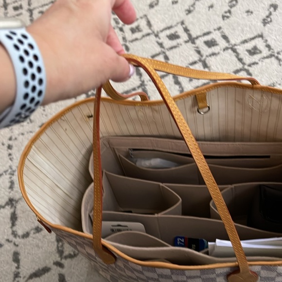 Authentic Louis Vuitton Neverfull GM Tote - Picture 7 of 9